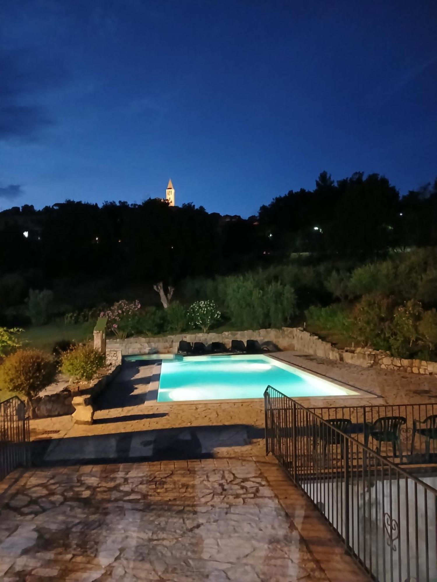 Agriturismo Camera Rosa โตดี ภายนอก รูปภาพ